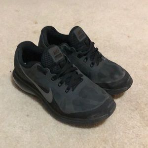 Black Nike Shoes